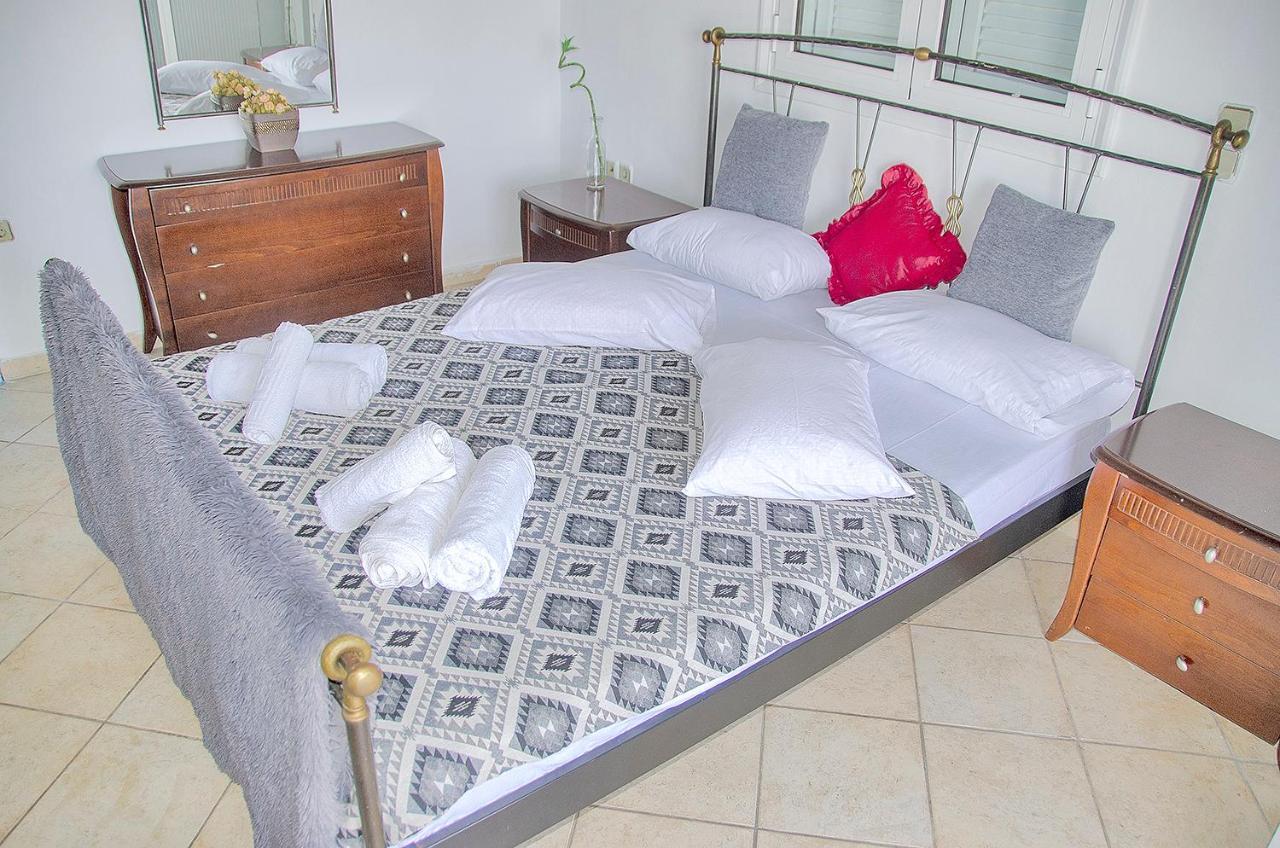 Traditional Fishing Village Apartments Mpoukaris Bagian luar foto