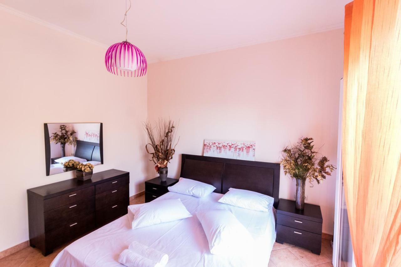 Traditional Fishing Village Apartments Mpoukaris Bagian luar foto