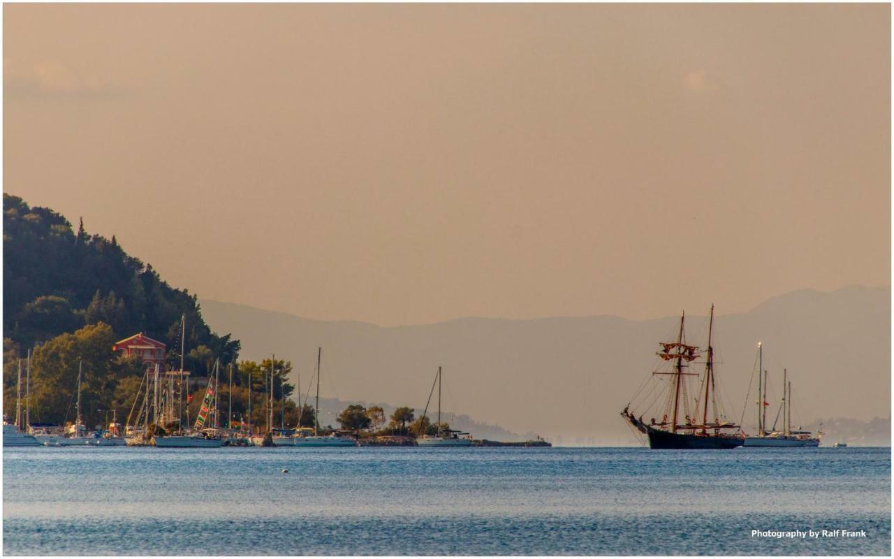 Traditional Fishing Village Apartments Mpoukaris Bagian luar foto