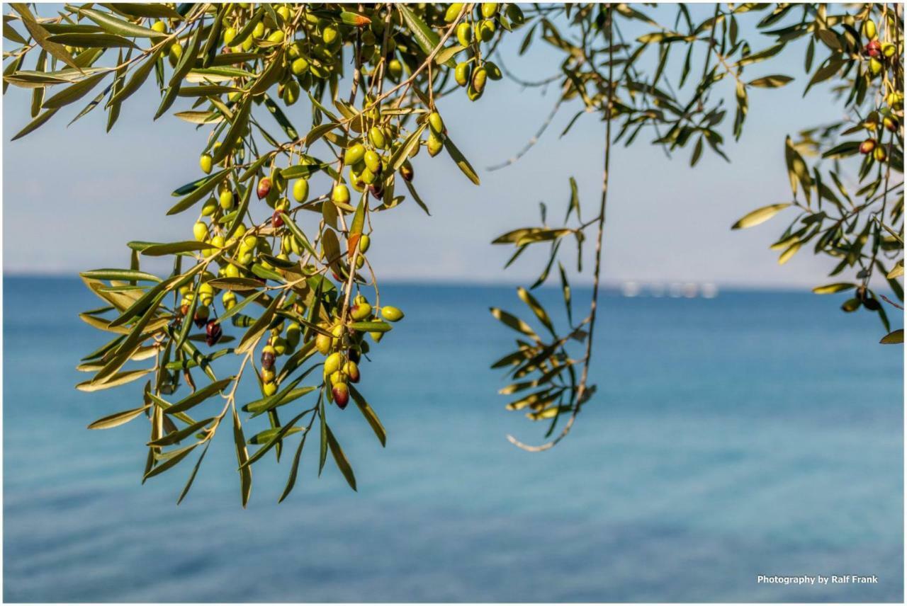 Traditional Fishing Village Apartments Mpoukaris Bagian luar foto