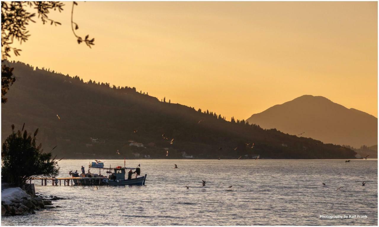 Traditional Fishing Village Apartments Mpoukaris Bagian luar foto